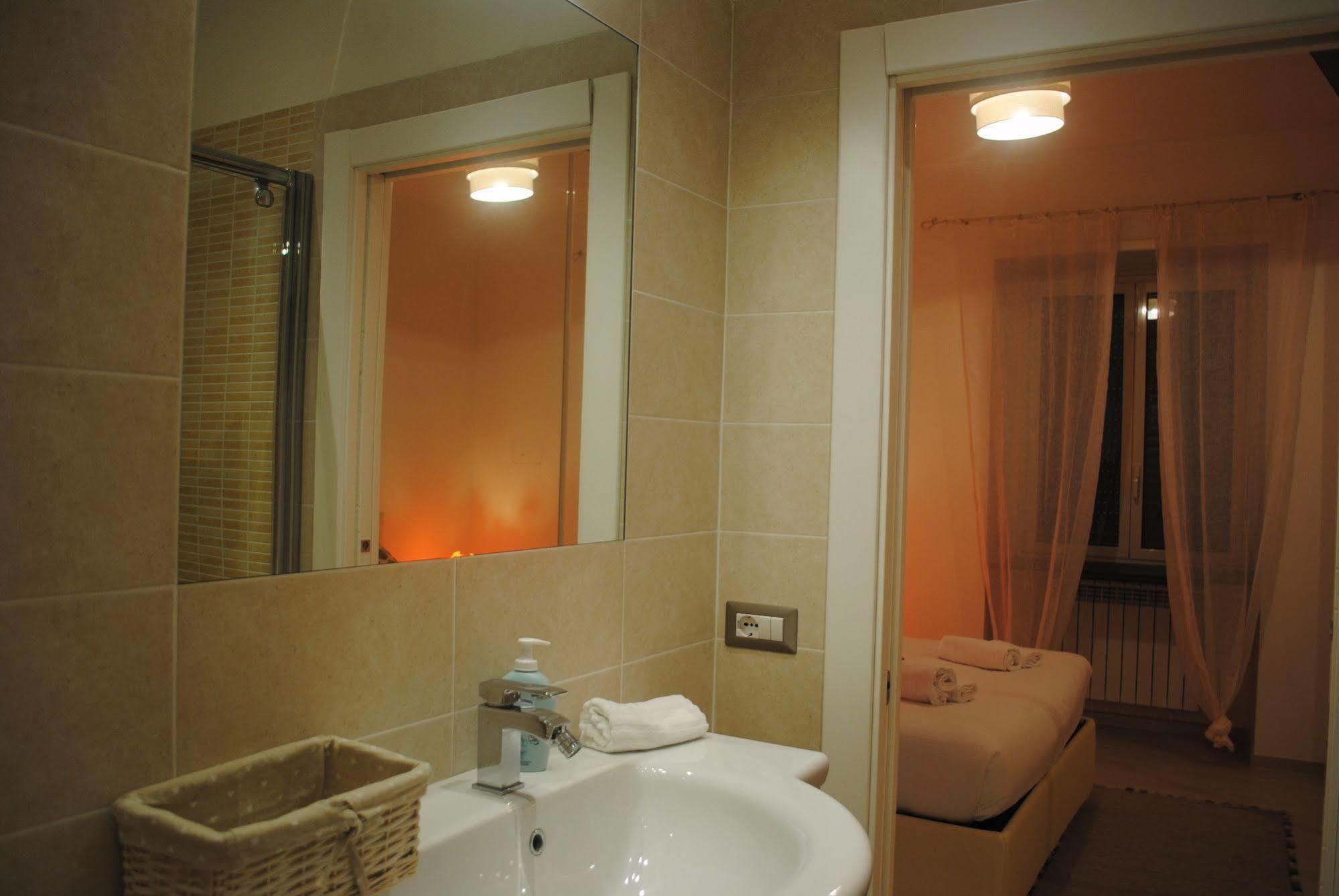 Ciak Holiday House Bed & Breakfast Rome Exterior photo